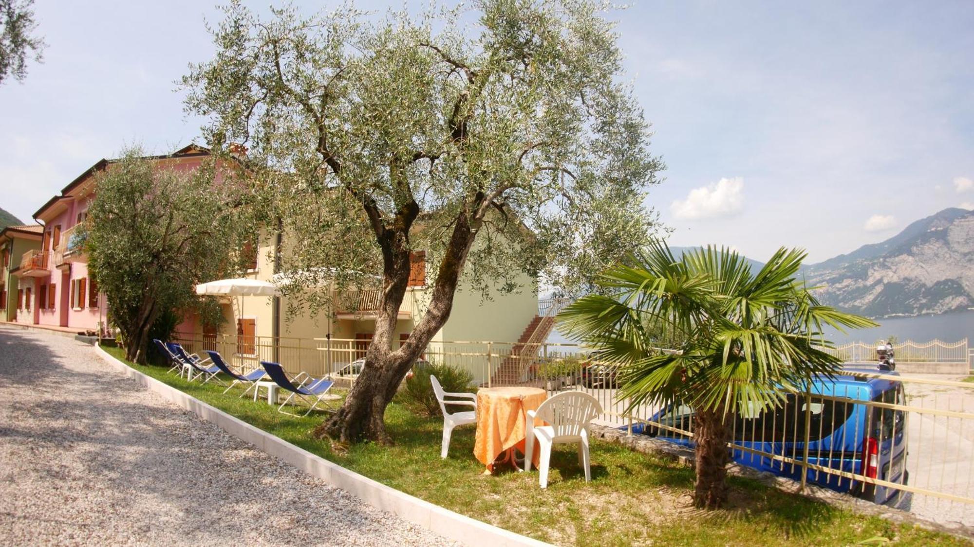 Residence Casa Maria Assenza di Brenzone Exteriör bild