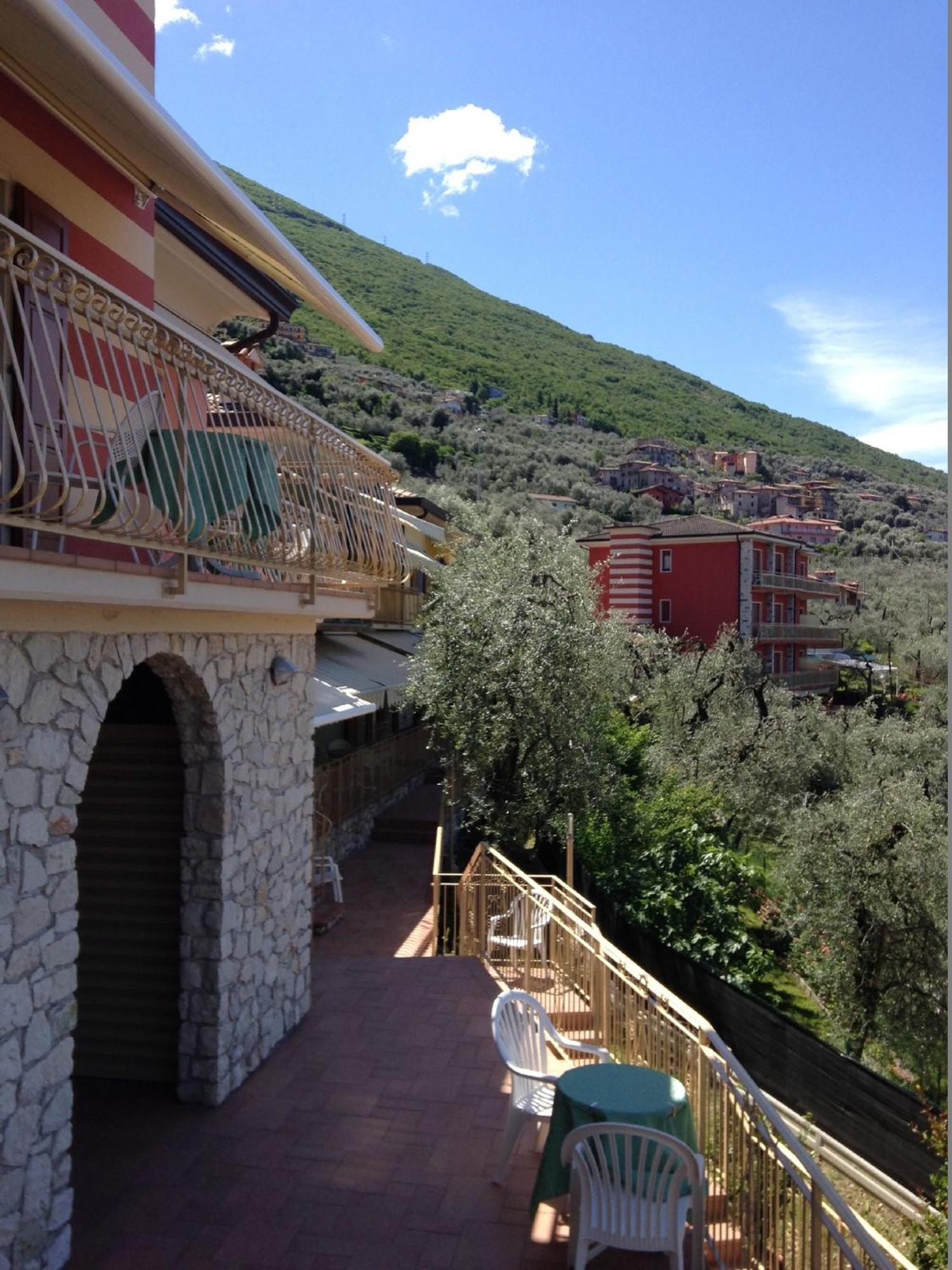 Residence Casa Maria Assenza di Brenzone Exteriör bild